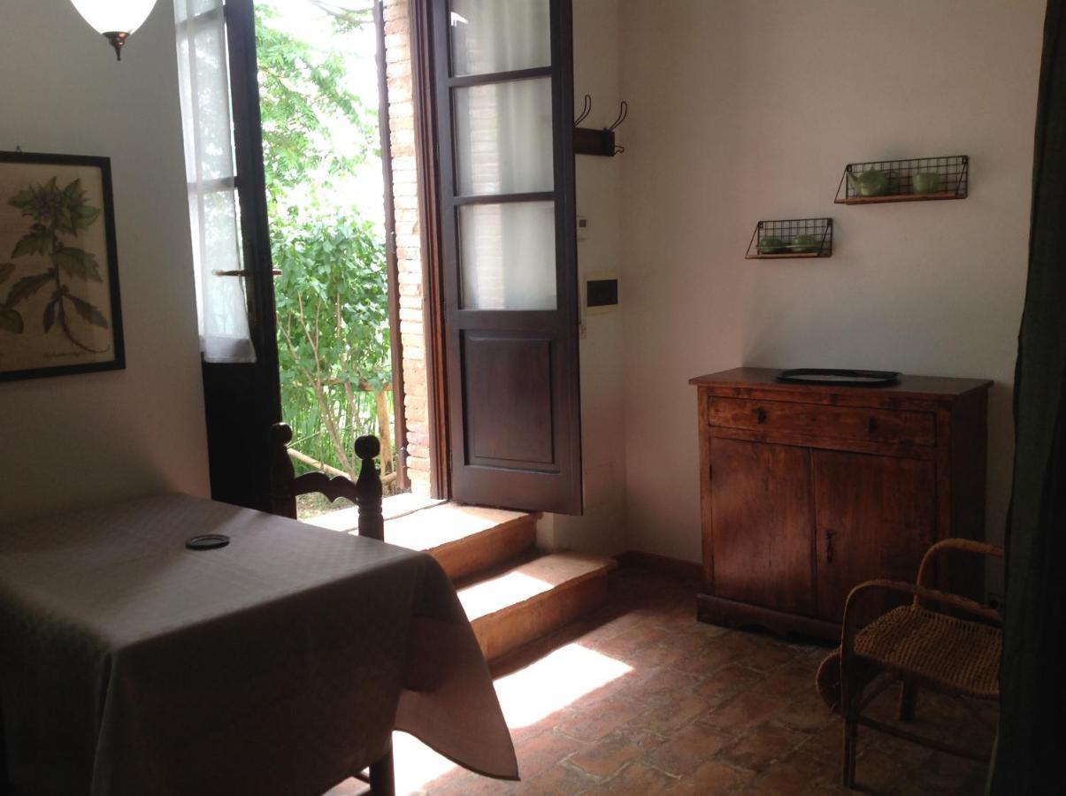 אמליה Agriturismo Podere Luchiano מראה חיצוני תמונה