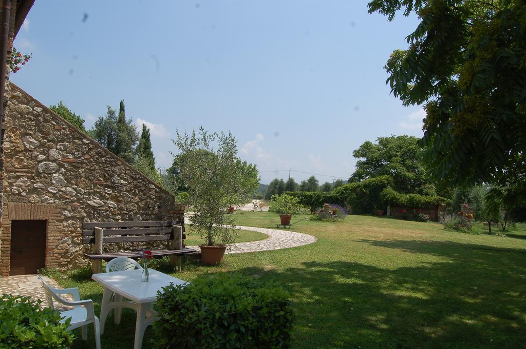 אמליה Agriturismo Podere Luchiano מראה חיצוני תמונה